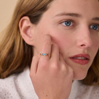 bague agatha beloved fine multicolore doré faites d'une rangée de fleurs pavées d'oxydes de zirconium