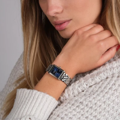 montre mauboussin femme rue colette acier et bleu nuit cadran rectangulaire diamants fond bleu nuit