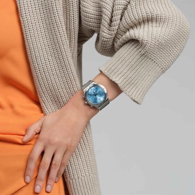 montre swatch irony tha's so peachy acier cadran bleu ciel bracelet acier chronographe