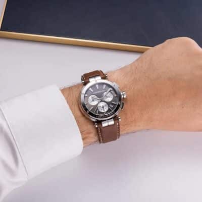 montre herbelin homme newport chronographe acier gris et cuir marron quartz 40.5 mm