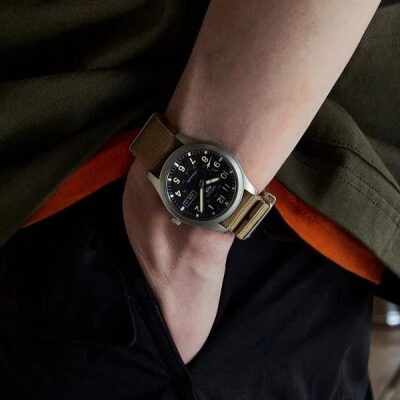 montre seiko sport 5 automatique bracelet nato beige cadran noir