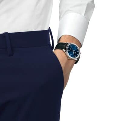 montre tissot classic dream acier powermatic 80 cadran bleu et bracelet cuir noir 40 mm