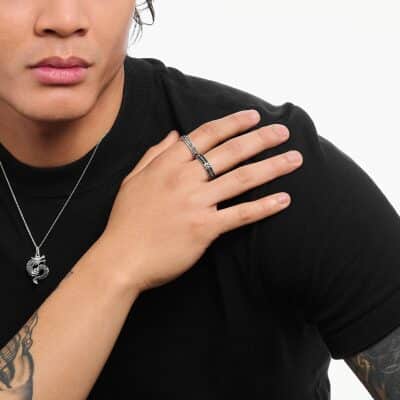 Bague Thomas sabo en argent noirci avec zircon noir alliance rebel