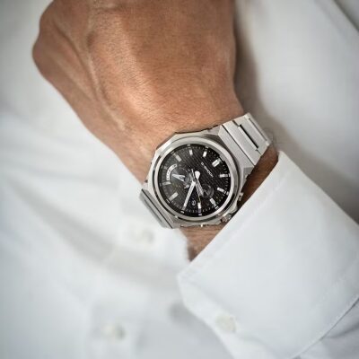 montre casio g shock pro G steel GST B1000 serie acier et noir blueetooth etanche 20 bar