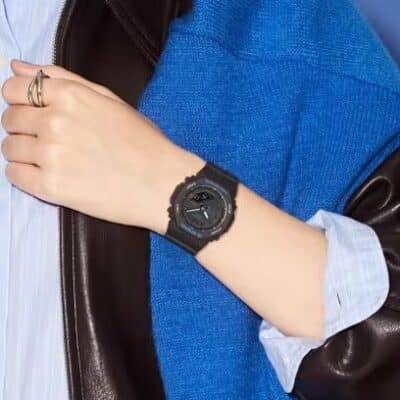 montre casio g shock femme noire et bleue SÉRIE GMA-P2100 46 mm résine bio