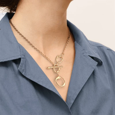 collier les georgettes café crème finition dorée fermoir T anneaux ajourés