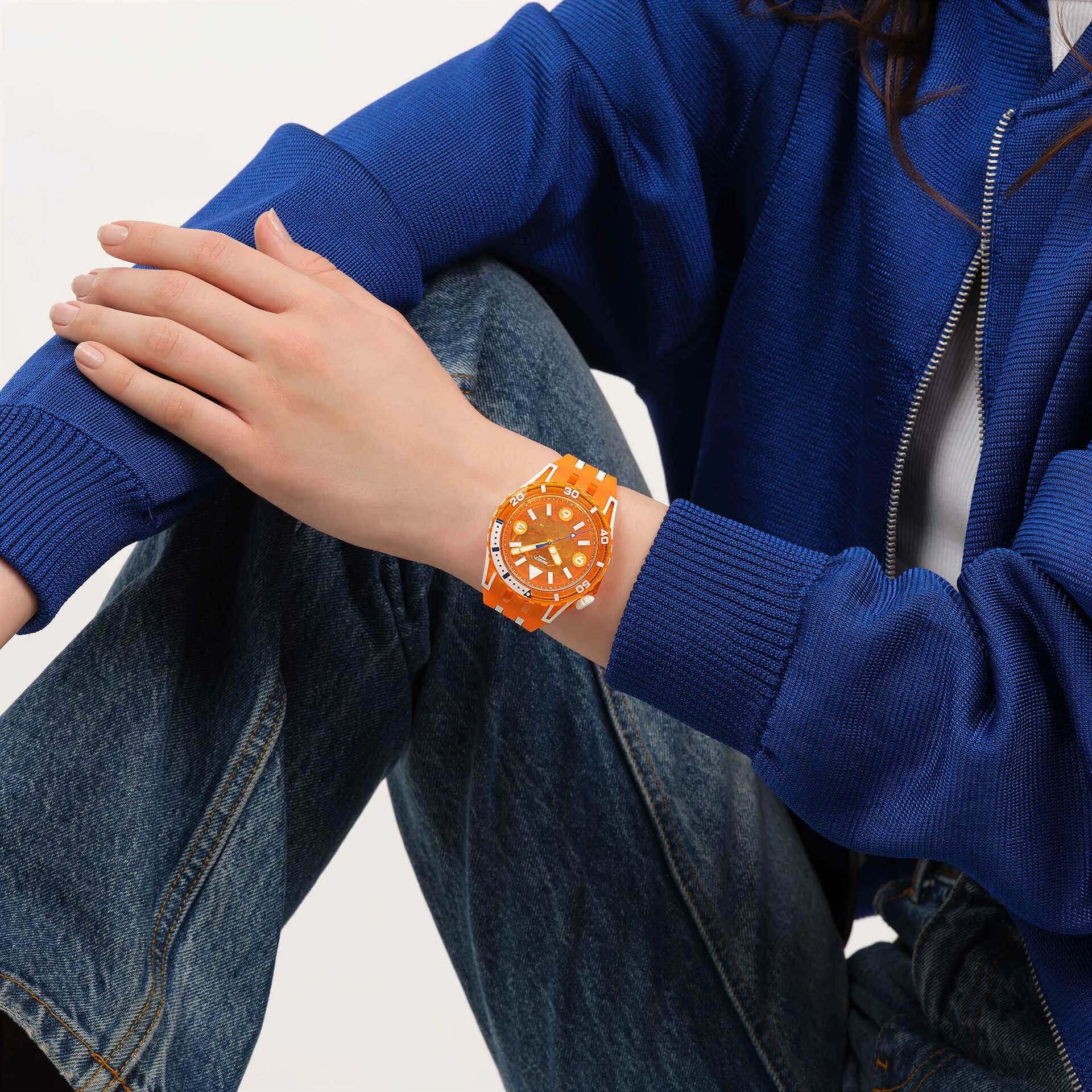 montre swatch scuaqua pacific sea nettle orange et blanche bracelet silicone montre plongée été plage