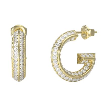 boucles-d-oreilles-demi-creoles-guess-collection-g-crystal-en-acier-et-oxyde porté par une femme