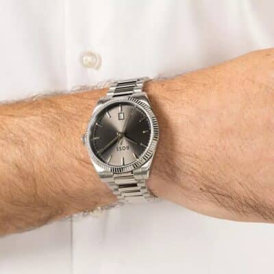 montre-boss-collection-chesswick-en-acier-argente portée poignet homme 40 mm boitier rond