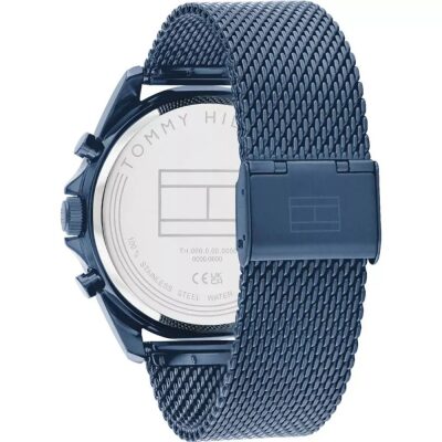 montre-tommy-hilfiger-en-acier bleu vue arrière sur boucle du bracelet